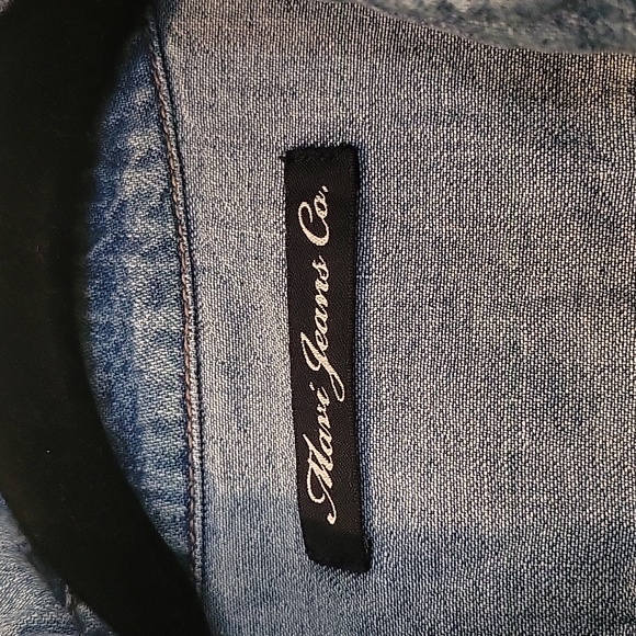 Mavis Jeans Co Distressed Embroidered Jean look Snap button shirt size S… - Picture 2 of 10